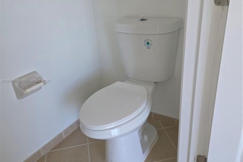 Touwnhouse à louer à Miami, Floride: 3 chambres, 165.09 m2 № 2173189 - photo 14