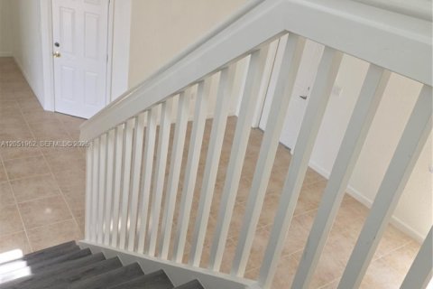 Touwnhouse à louer à Miami, Floride: 3 chambres, 165.09 m2 № 2173189 - photo 24