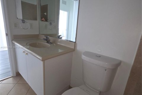 Touwnhouse à louer à Miami, Floride: 3 chambres, 165.09 m2 № 2173189 - photo 18