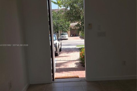 Touwnhouse à louer à Miami, Floride: 3 chambres, 165.09 m2 № 2173189 - photo 12