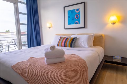 Condo in Miami Beach, Florida, 1 bedroom  № 1957552 - photo 18