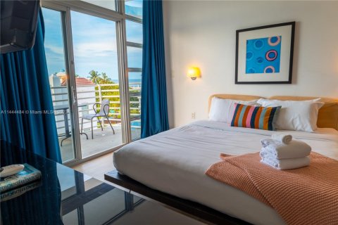 Condo in Miami Beach, Florida, 1 bedroom  № 1957552 - photo 19