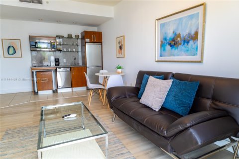 Condo in Miami Beach, Florida, 1 bedroom  № 1957552 - photo 22