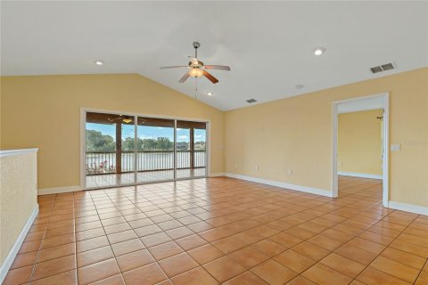 House in Winter Haven, Florida 3 bedrooms, 146.32 sq.m. № 1365001 - photo 4
