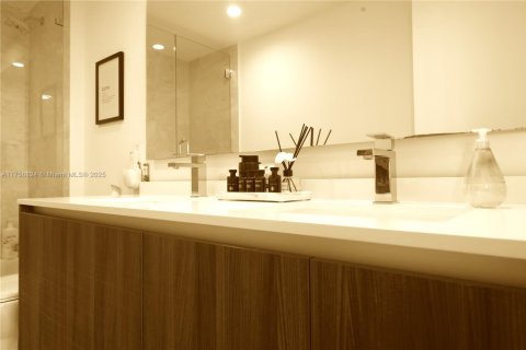 Condominio en venta en Miami, Florida, 2 dormitorios, 108.79 m2 № 1867575 - foto 27