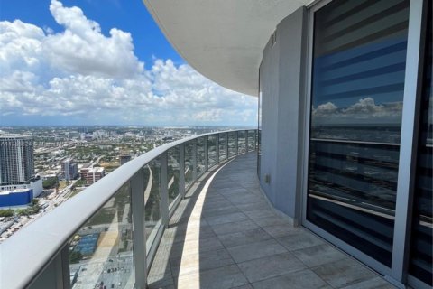 Condominio en venta en Miami, Florida, 2 dormitorios, 108.79 m2 № 1867575 - foto 3
