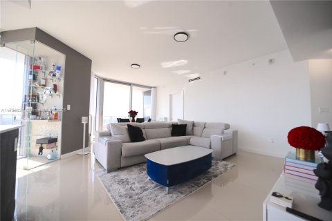 Condominio en venta en Miami, Florida, 2 dormitorios, 108.79 m2 № 1867575 - foto 6