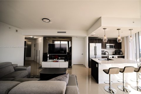 Condominio en venta en Miami, Florida, 2 dormitorios, 108.79 m2 № 1867575 - foto 11