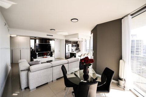 Condominio en venta en Miami, Florida, 2 dormitorios, 108.79 m2 № 1867575 - foto 17