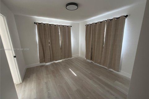 Casa en alquiler en Fort Lauderdale, Florida, 3 dormitorios, 112.41 m2 № 2007432 - foto 10