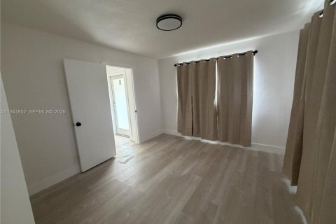 Casa en alquiler en Fort Lauderdale, Florida, 3 dormitorios, 112.41 m2 № 2007432 - foto 13