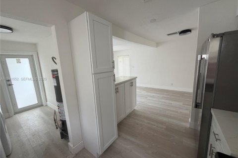 Casa en alquiler en Fort Lauderdale, Florida, 3 dormitorios, 112.41 m2 № 2007432 - foto 24