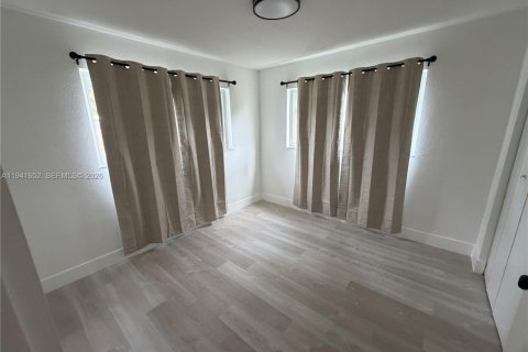 Casa en alquiler en Fort Lauderdale, Florida, 3 dormitorios, 112.41 m2 № 2007432 - foto 21
