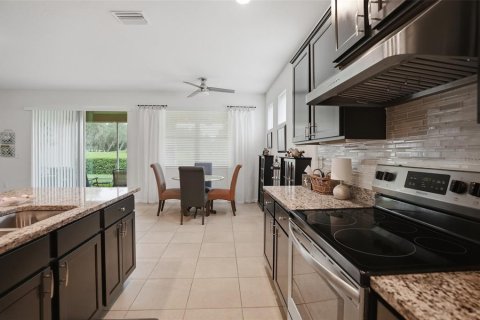 House in Brooksville, Florida 4 bedrooms, 191.84 sq.m. № 2198522 - photo 6
