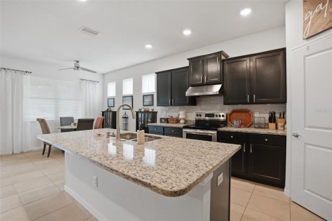 House in Brooksville, Florida 4 bedrooms, 191.84 sq.m. № 2198522 - photo 3