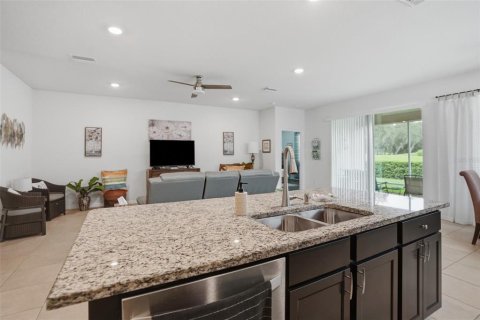 House in Brooksville, Florida 4 bedrooms, 191.84 sq.m. № 2198522 - photo 7