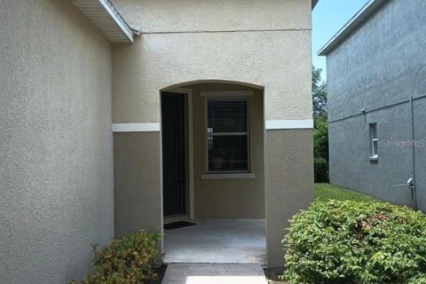 House in Gibsonton, Florida 3 bedrooms, 255.48 sq.m. № 1573117 - photo 1