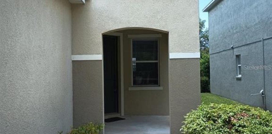 House in Gibsonton, Florida 3 bedrooms, 255.48 sq.m. № 1573117