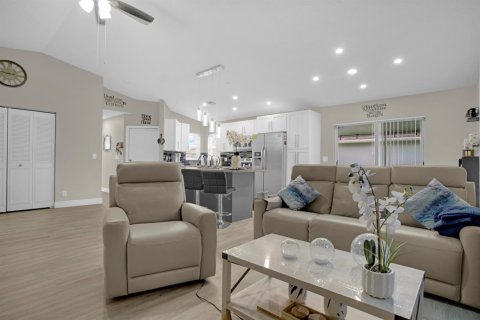 Casa en venta en West Palm Beach, Florida, 2 dormitorios, 106.56 m2 № 2088236 - foto 10