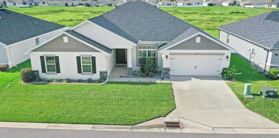 House in Ocala, Florida 4 bedrooms, 278.71 sq.m. № 1906276
