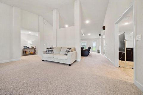 House in Ocala, Florida 4 bedrooms, 278.71 sq.m. № 1906276 - photo 13
