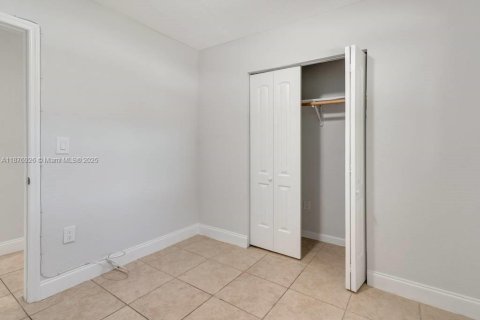 Villa ou maison à louer à Hollywood, Floride: 3 chambres, 94.02 m2 № 1924154 - photo 11