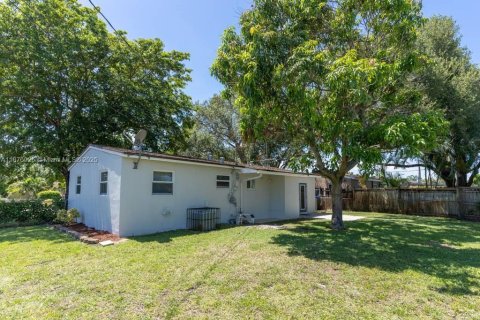 Villa ou maison à louer à Hollywood, Floride: 3 chambres, 94.02 m2 № 1924154 - photo 28
