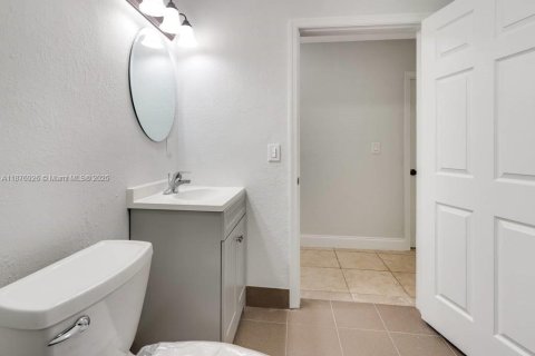 Villa ou maison à louer à Hollywood, Floride: 3 chambres, 94.02 m2 № 1924154 - photo 13