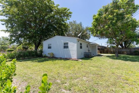 Villa ou maison à louer à Hollywood, Floride: 3 chambres, 94.02 m2 № 1924154 - photo 27
