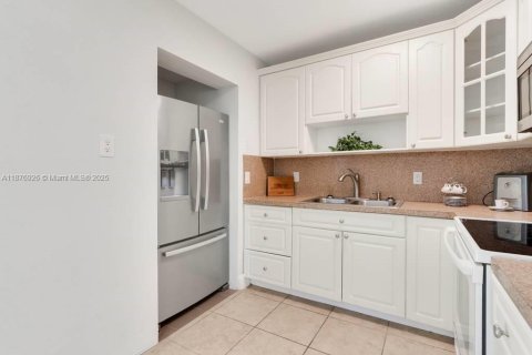 Villa ou maison à louer à Hollywood, Floride: 3 chambres, 94.02 m2 № 1924154 - photo 8