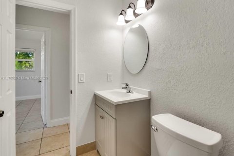 Villa ou maison à louer à Hollywood, Floride: 3 chambres, 94.02 m2 № 1924154 - photo 15