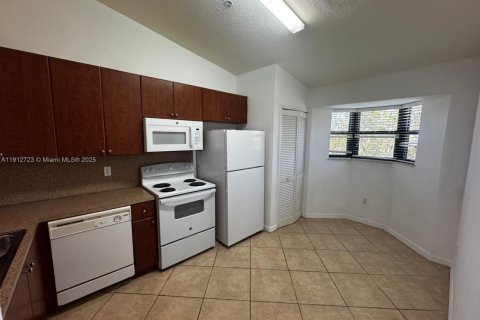 Condominio en alquiler en Cutler Bay, Florida, 2 dormitorios, 75.9 m2 № 1968739 - foto 9