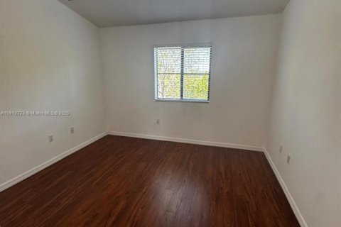 Condominio en alquiler en Cutler Bay, Florida, 2 dormitorios, 75.9 m2 № 1968739 - foto 12