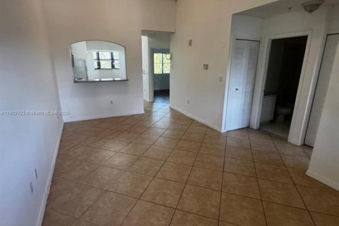 Condominio en alquiler en Cutler Bay, Florida, 2 dormitorios, 75.9 m2 № 1968739 - foto 6