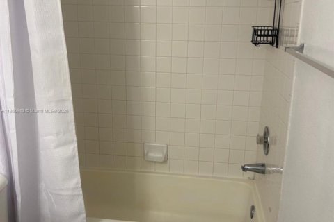 Copropriété à louer à Margate, Floride: 1 chambre, 66.15 m2 № 1960997 - photo 18