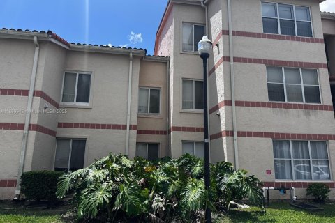 Copropriété à louer à Margate, Floride: 1 chambre, 66.15 m2 № 1960997 - photo 2