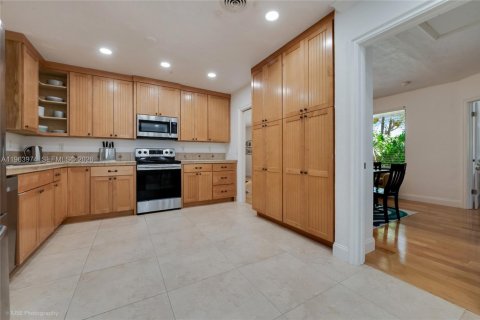 Купить виллу или дом в Пальметто-Бей, Флорида 4 спальни, 185.15м2, № 2026733 - фото 12