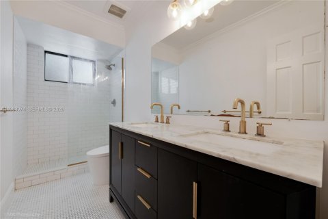 Купить виллу или дом в Пальметто-Бей, Флорида 4 спальни, 185.15м2, № 2026733 - фото 22