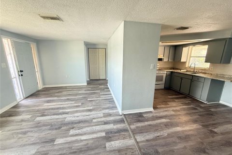 Casa en venta en Port Richey, Florida, 3 dormitorios, 115.11 m2 № 1879115 - foto 24