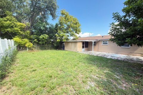 Casa en venta en Port Richey, Florida, 3 dormitorios, 115.11 m2 № 1879115 - foto 16