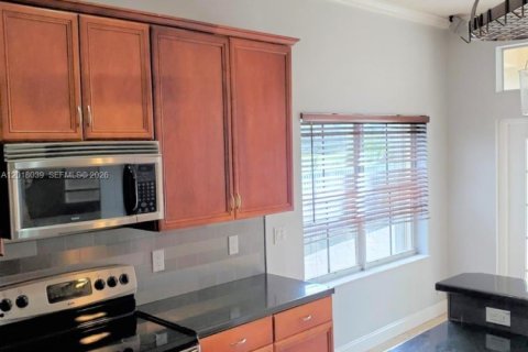 Villa ou maison à louer à Weston, Floride: 3 chambres, 141.4 m2 № 2086211 - photo 10