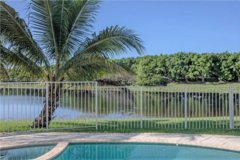 Villa ou maison à louer à Weston, Floride: 3 chambres, 141.4 m2 № 2086211 - photo 23
