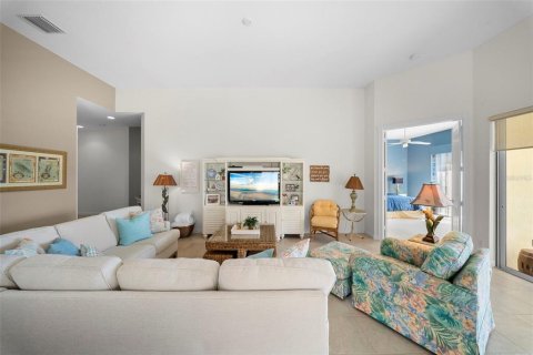 Villa ou maison à vendre à Sarasota, Floride: 3 chambres, 186.55 m2 № 2141893 - photo 4