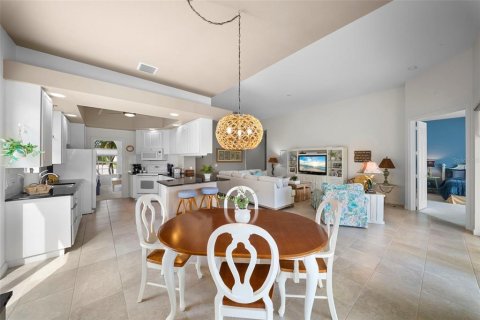 Villa ou maison à vendre à Sarasota, Floride: 3 chambres, 186.55 m2 № 2141893 - photo 8