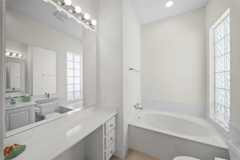 Villa ou maison à vendre à Sarasota, Floride: 3 chambres, 186.55 m2 № 2141893 - photo 16
