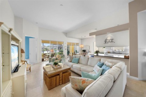 Villa ou maison à vendre à Sarasota, Floride: 3 chambres, 186.55 m2 № 2141893 - photo 3