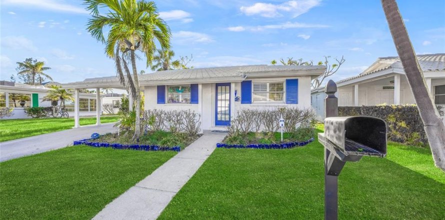 Condo in Longboat Key, Florida, 2 bedrooms № 1797914