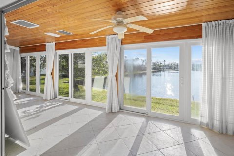 Condo in Longboat Key, Florida, 2 bedrooms  № 1797914 - photo 11