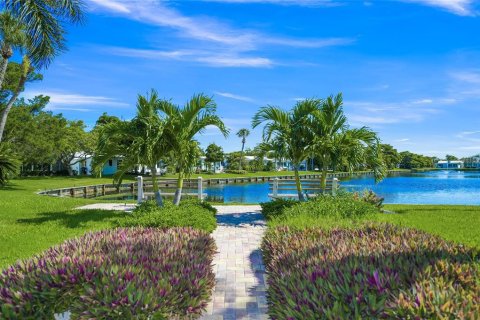 Condo in Longboat Key, Florida, 2 bedrooms  № 1797914 - photo 25