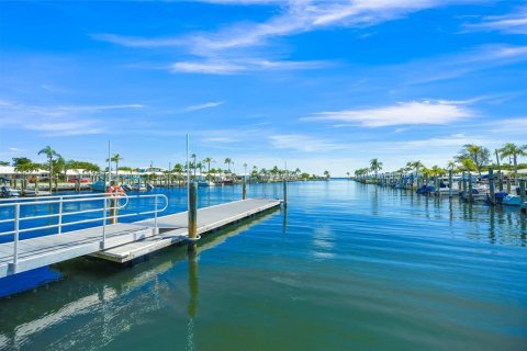 Condo in Longboat Key, Florida, 2 bedrooms  № 1797914 - photo 28